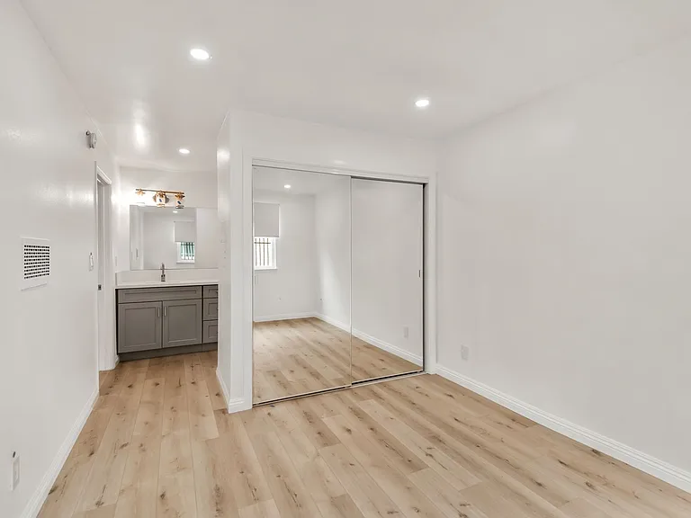 1625 S St Andrews Pl — Photo 12