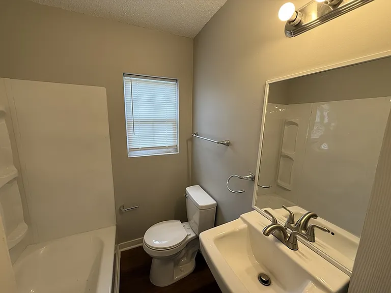 540 Harahan Rd — Photo 9
