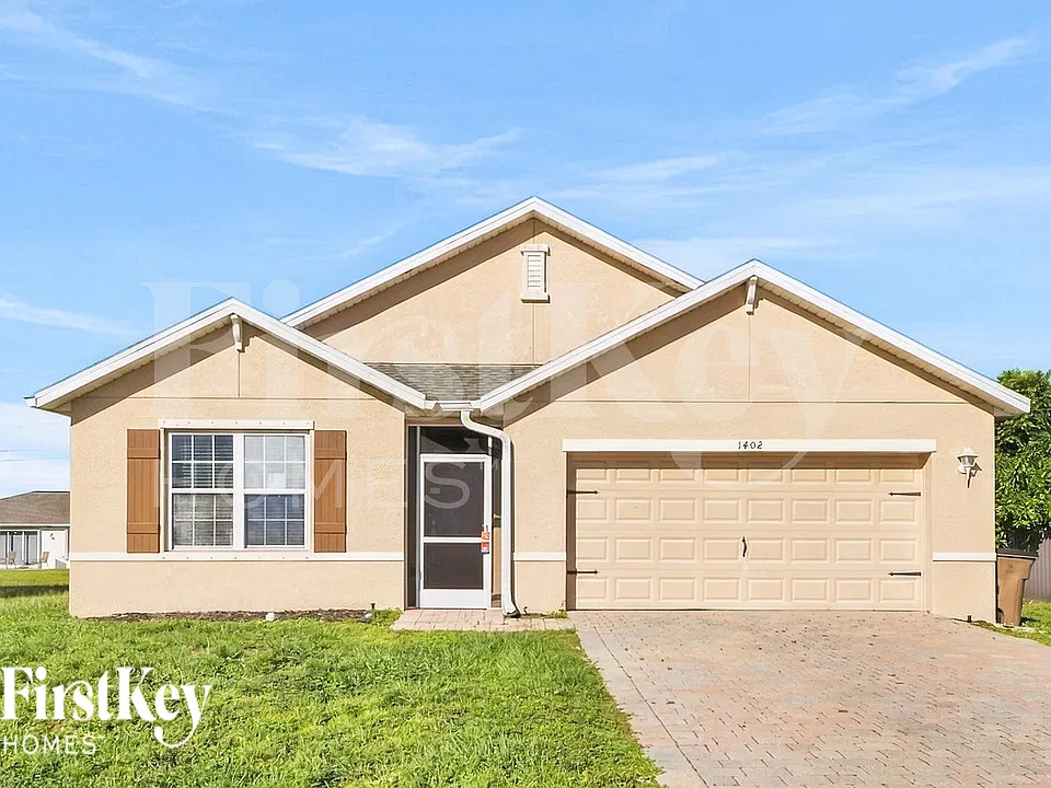 1402 NW Juanita Pl