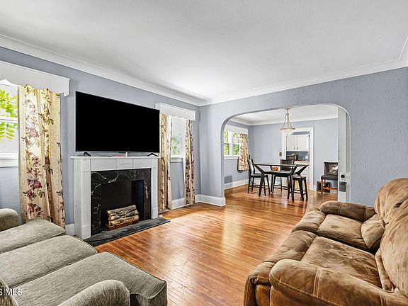 3rd image of 2555 Grantwood Dr