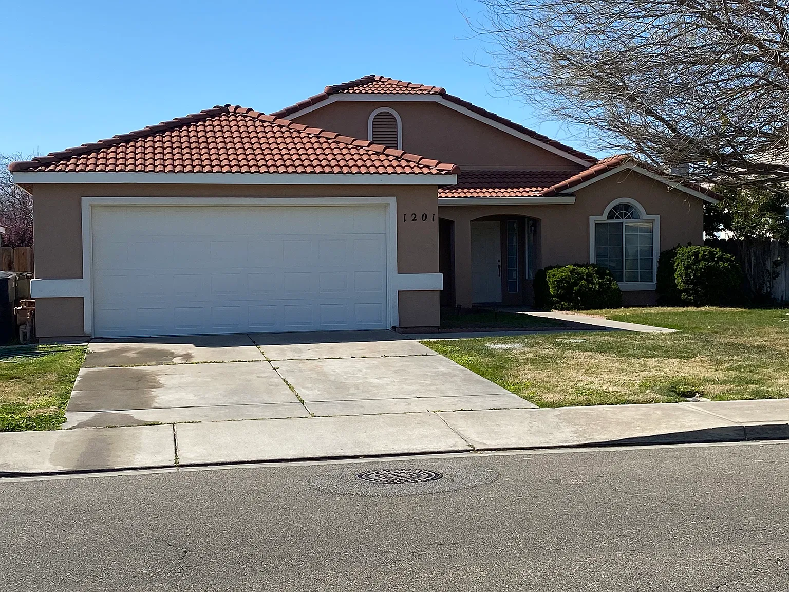 4 bed, 1997 sqft, $2,500 — Photo 3