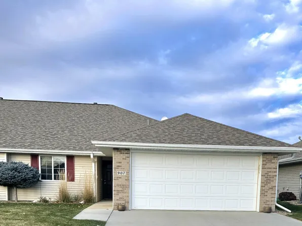 907 W Meadow Ridge Rd, Norfolk, NE 68701