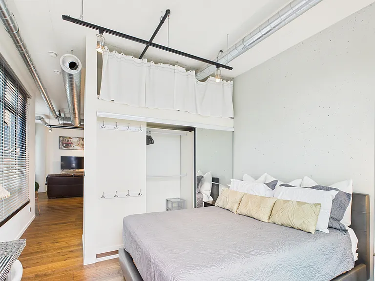 1029 View St #724 — Photo 12