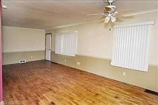 4th image of 204 N Avenue B