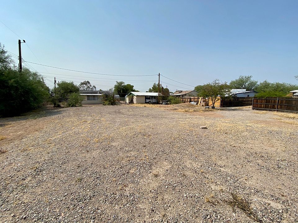 2nd image of 2528 N Fair Oaks Ave #26