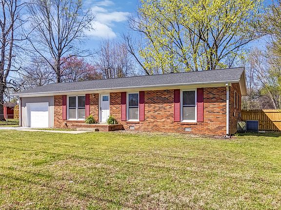 2nd image of 2936 Greenview Dr