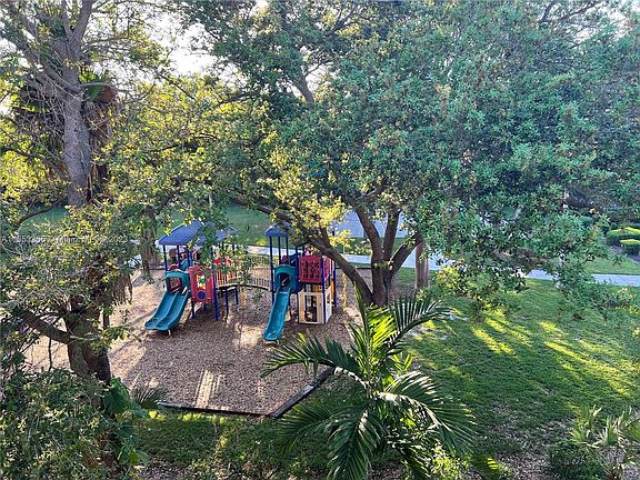 4th image of 11855 NE 19th Dr APT 49