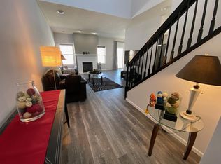 8016 Stratford Cir S, Shakopee, MN 55379