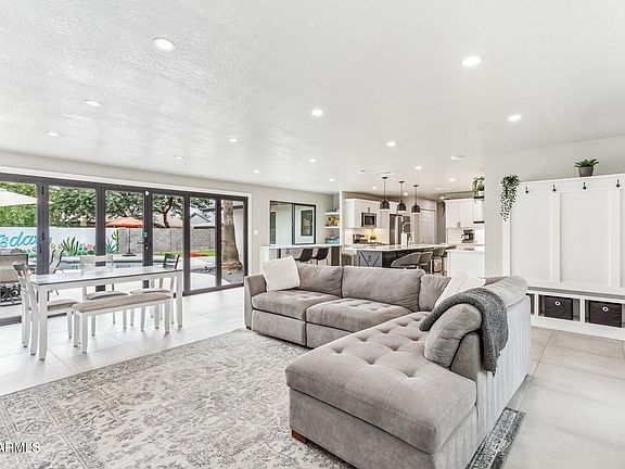 3rd image of 8725 E OSBORN Road