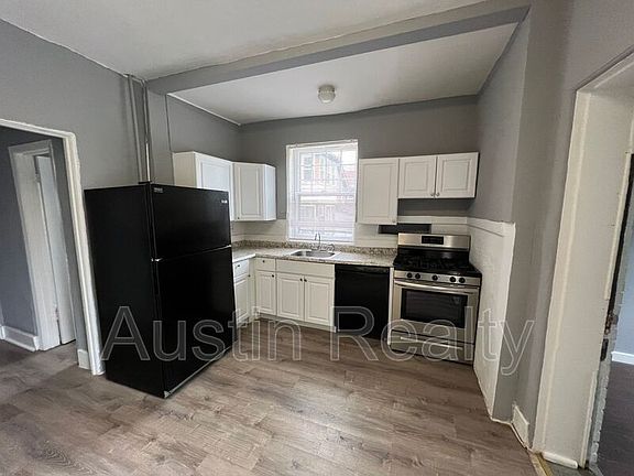 2nd image of 1364 McCausland Ave APT 1N
