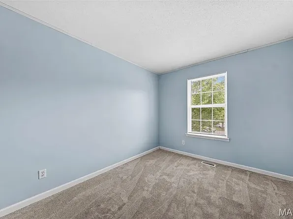 123 Woodlake Ct, Lake Saint Louis, MO 63367