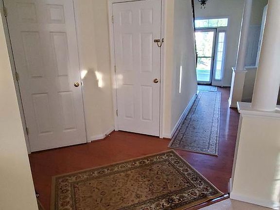 2nd image of 10 Kingsgate Ct
