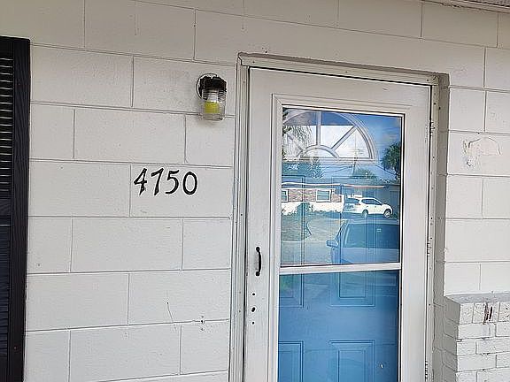 2nd image of 4750 Key Madeira Dr