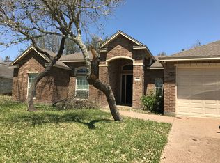307 Champions Dr, Rockport, TX 78382
