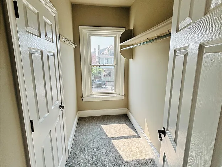 718 Linden St — Photo 12