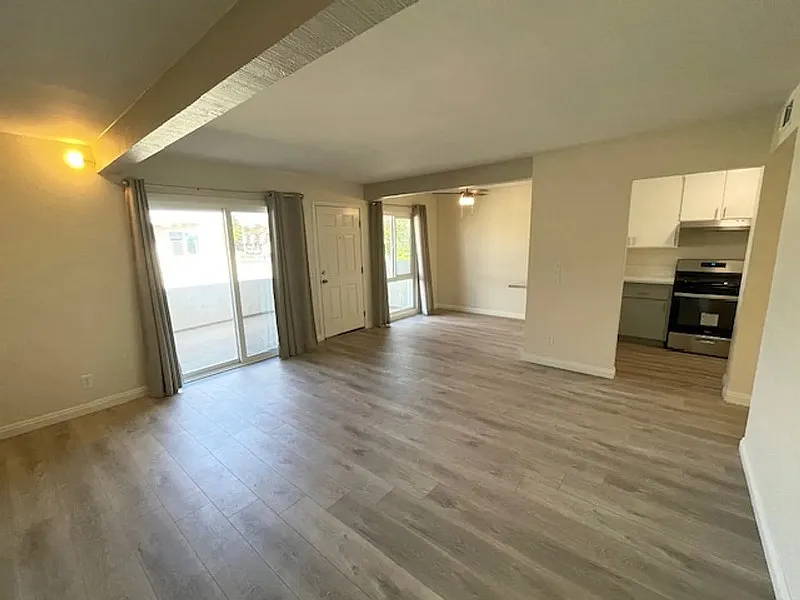 2 bed, 2.0 bath, 862 sqft, $1,990 — Photo 4