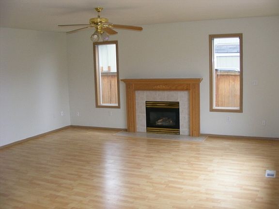3rd image of 20225 83rd Avenue Ct E