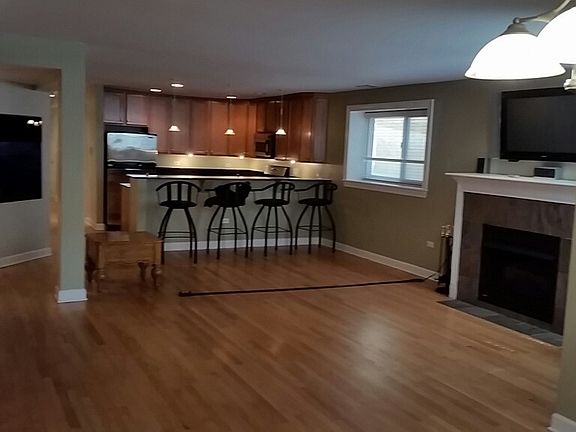 2nd image of 930 W Agatite Ave APT 1