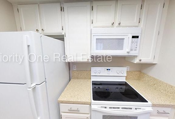 4th image of 4757 Mansfield St APT D