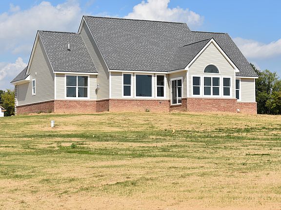 3rd image of 502 Antler Ct