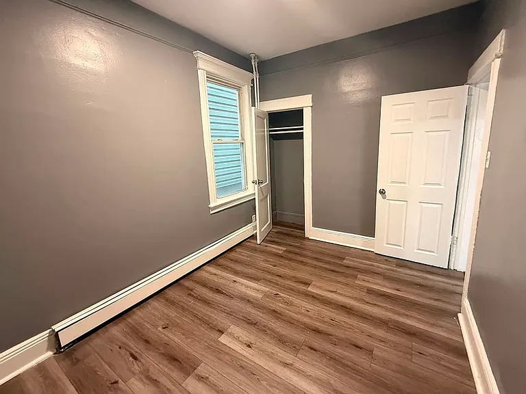 113 Armstrong Ave #1B — Photo 3