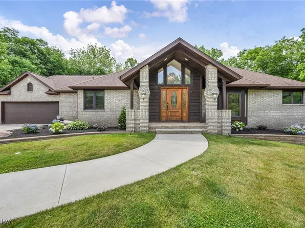 7454 Euclid Chardon Rd, Willoughby, OH 44094