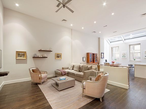 2nd image of 81 Franklin St APT 1E