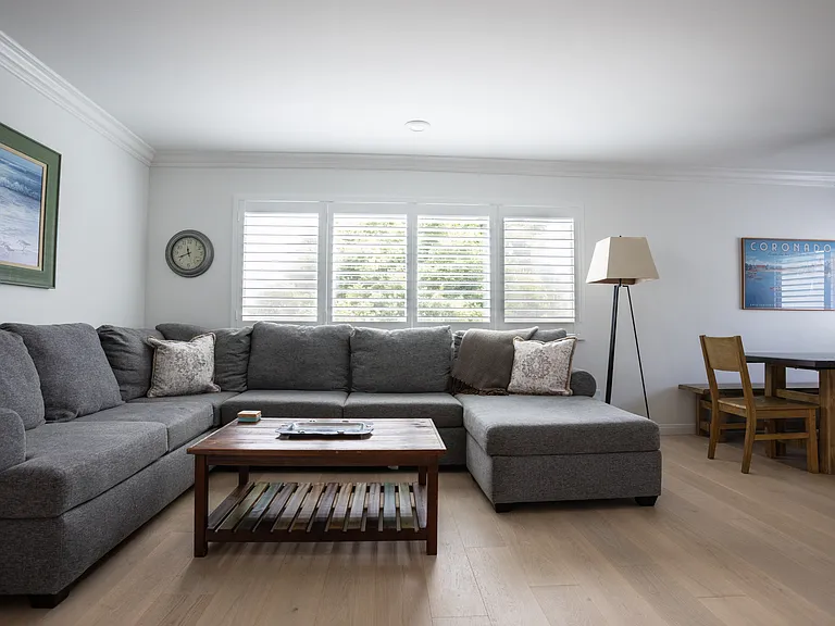 1052 Isabella Ave #C — Photo 3
