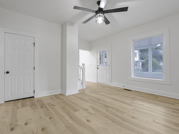 4th image of 134 Oak St