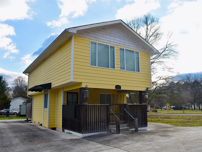 412 James St — Photo 3