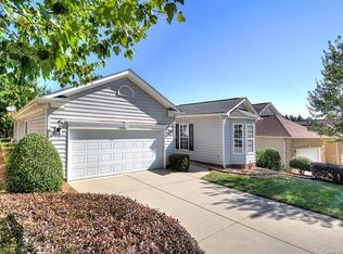 385 Garnet Ct, Fort Mill, SC 29708