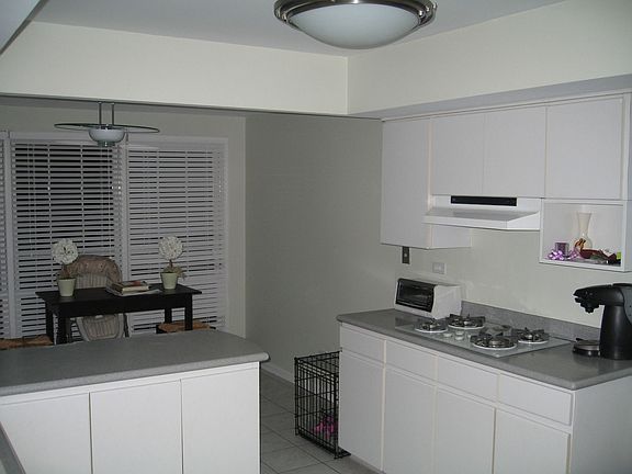 5th image of 3951 Russett Ln