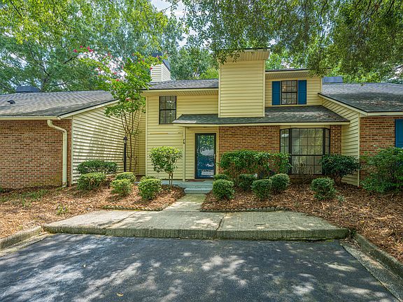 2nd image of 76 Indigo Ln