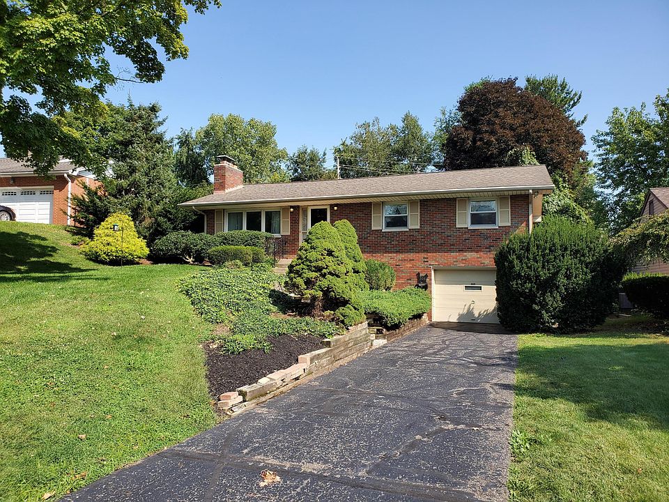 1st image of 208 Greer Dr E