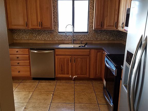 3rd image of 22 Colonial Ct