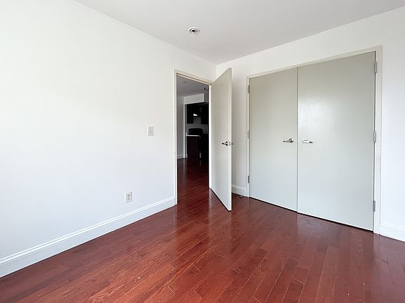 2nd image of 2120 Daly Ave APT 6A