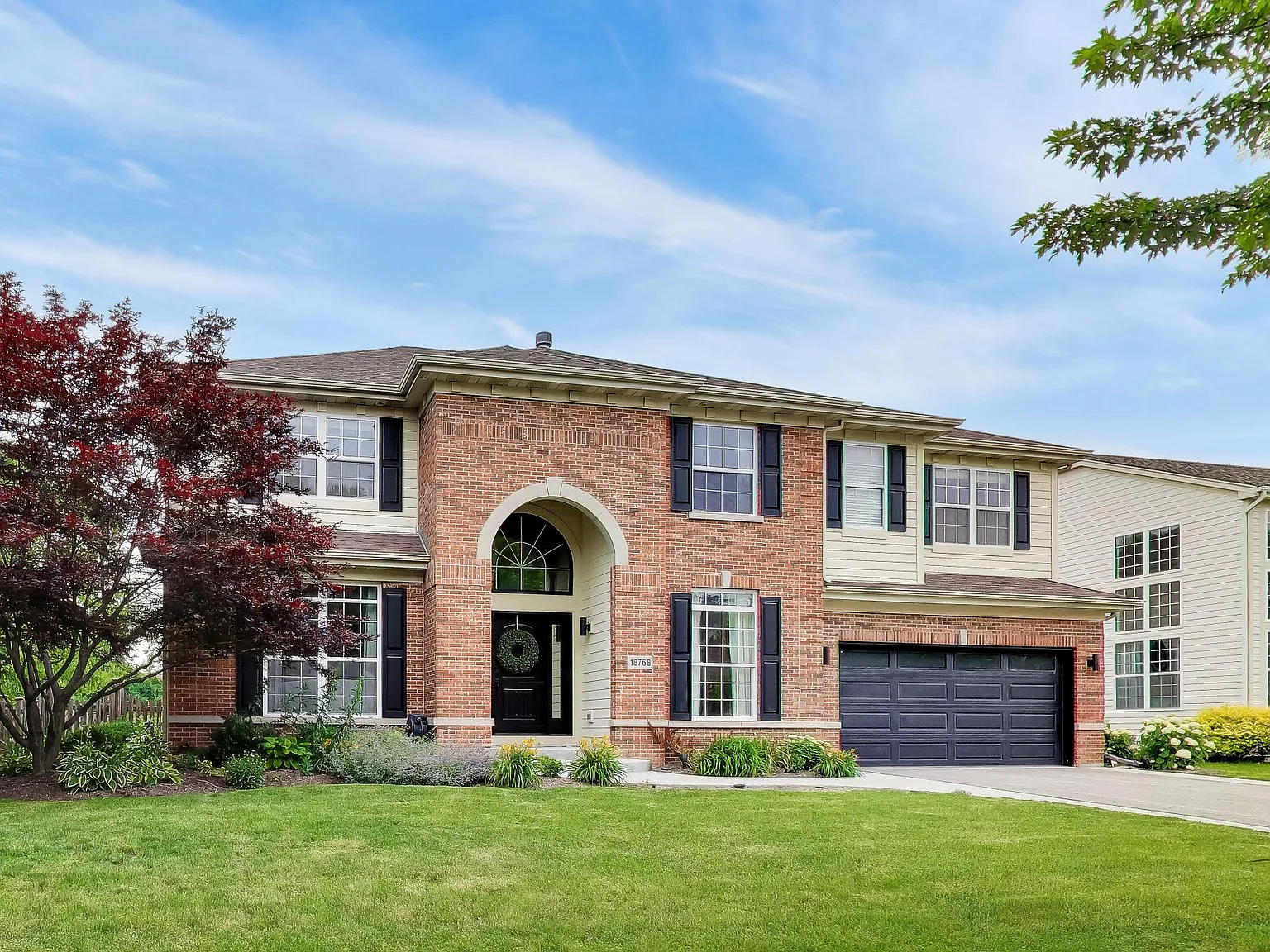 4 bed, 3.5 bath, 3735 sqft, $6,300 — Photo 3