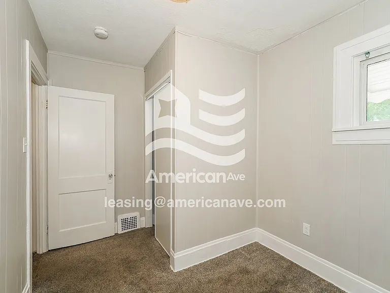 1016534_012_bedroom_13867861.jpg