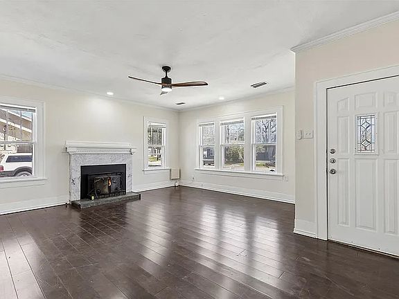 4th image of 1401 Bolivar St
