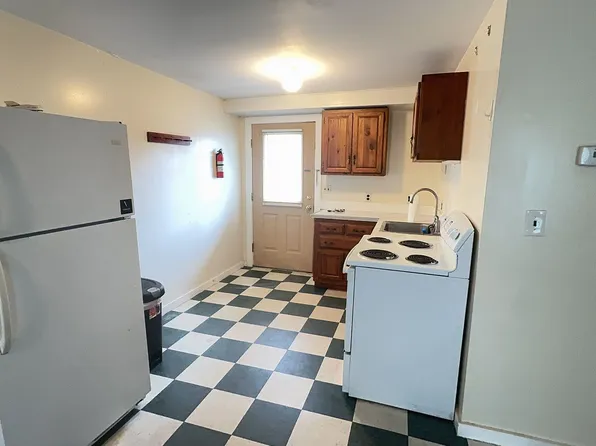224 Rainbow Street, 224 Rainbow St #4, South Royalton, VT 05068