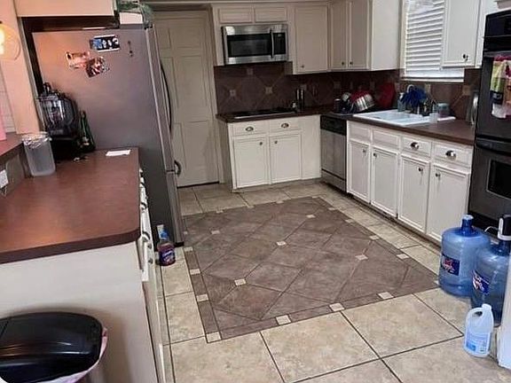 3rd image of 5322 Pebble Springs Drive