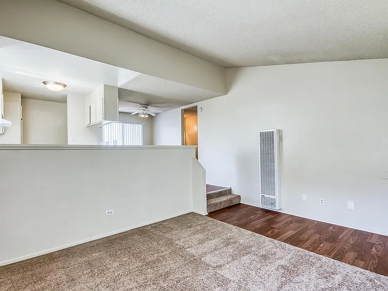 Harbor Pointe Apartments — Photo 9