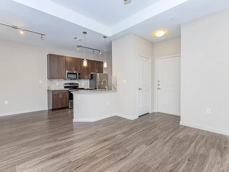 Residence at Oakmont Apartments — Photo 32