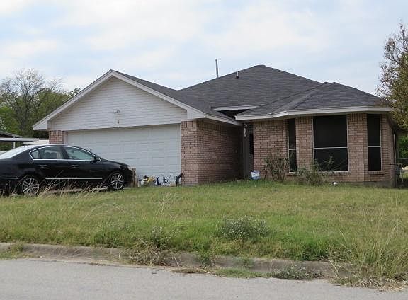 3rd image of 927 Renfro Dr