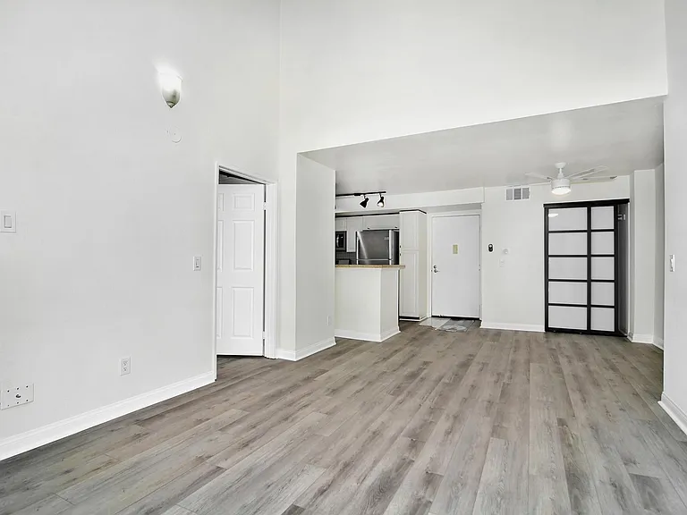 21500 Burbank Blvd #307 — Photo 3