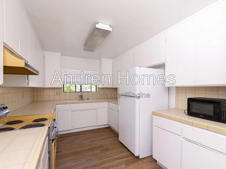 713 Frederick St — Photo 16