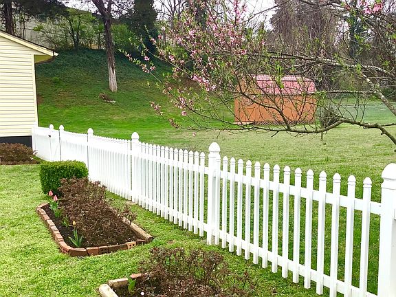 4th image of 5701 Goldenrod Cir