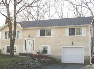 66 Redwood Cir, Mashpee, MA 02649