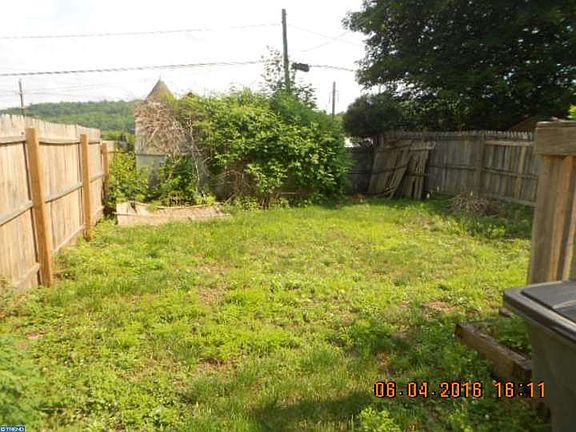 5th image of 228 Highland Ave