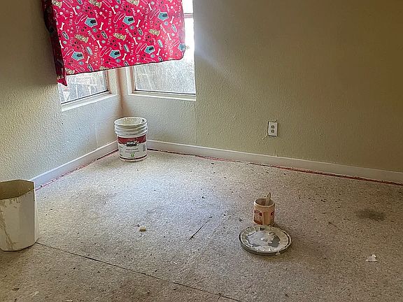 5th image of 439 Bundy St